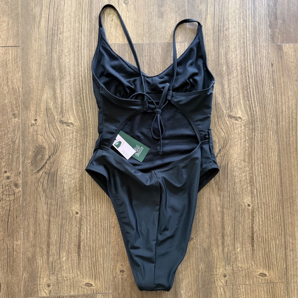 Wild Fable One Piece Swimsuit Womens S Black High Cut Open Back V-Neck NEW - Picture 2 of 9